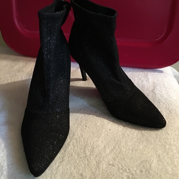 Shoes - 🌹🌹Simply gorgeous NWT comfortable Black boots